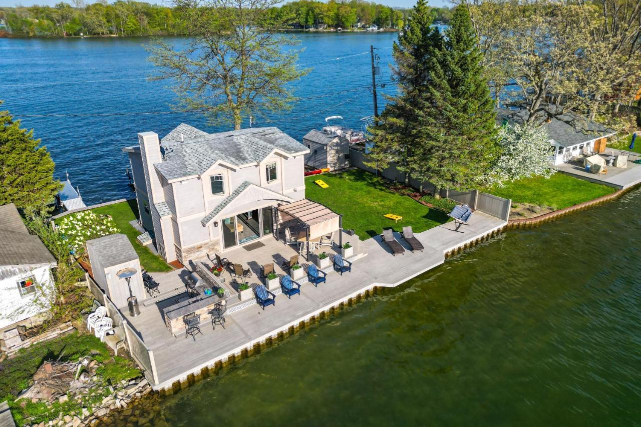 Michigan Island Lake House Sunrise And Sunset Views Villa Fenton Exterior photo