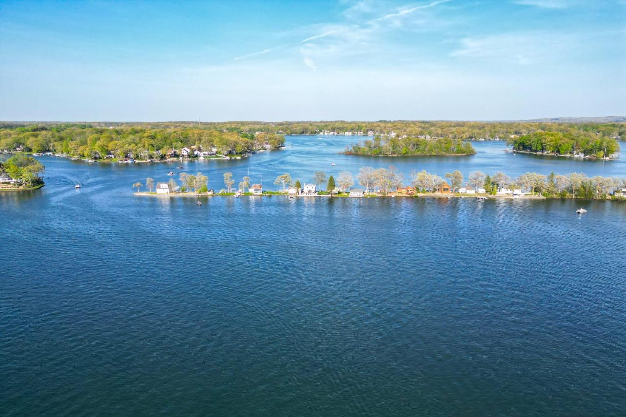 Michigan Island Lake House Sunrise And Sunset Views Villa Fenton Exterior photo