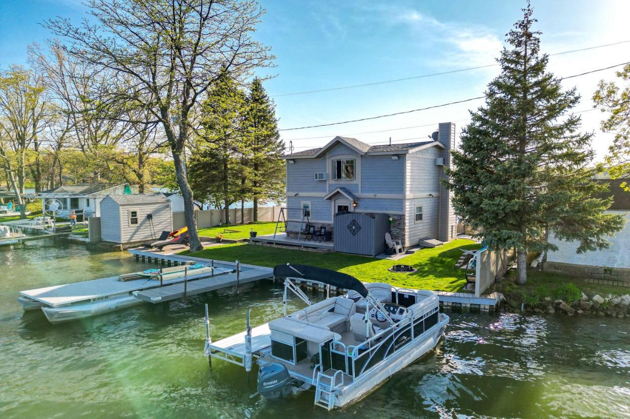 Michigan Island Lake House Sunrise And Sunset Views Villa Fenton Exterior photo